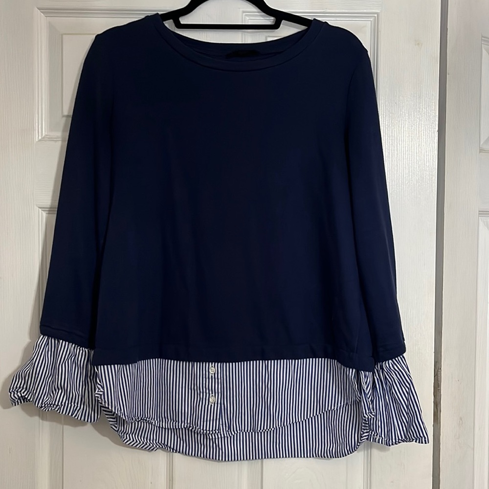 Layer-look navy top great condition